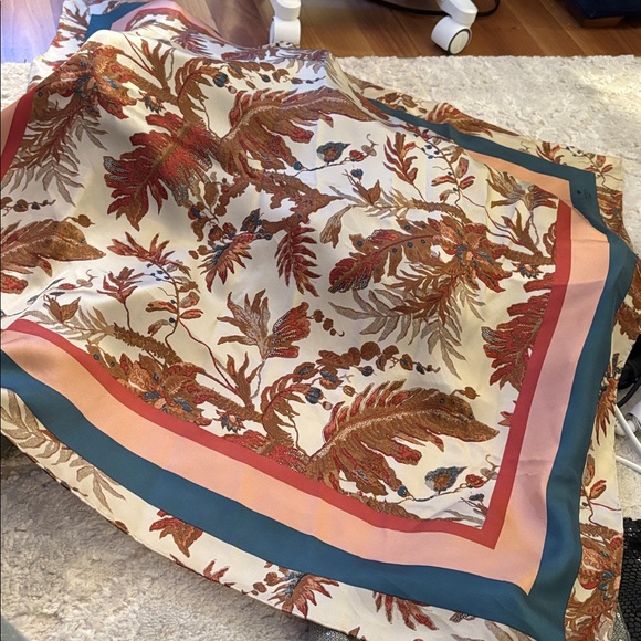 Weekend MaxMara Onesto Abstract Floral Pure Silk Scarf - Picture 6 of 7